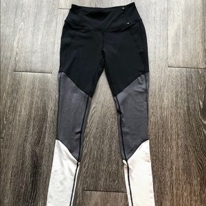 Calia by Carrie Underwood leggings